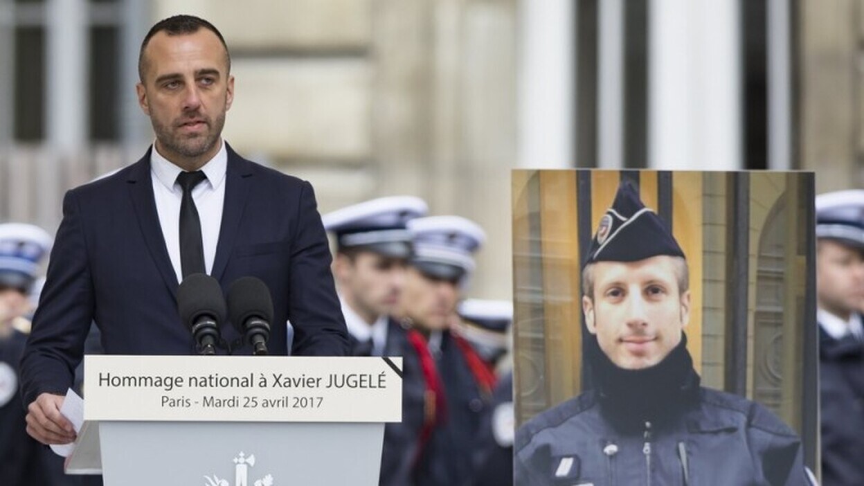 París despide al policía asesinado en los Campos Elíseos