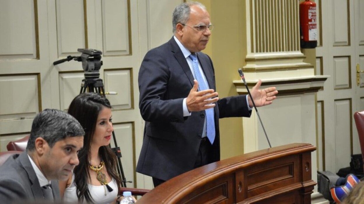 Curbelo: La anulación del decreto de alquiler vacacional canario beneficia a las 'islas verdes'”