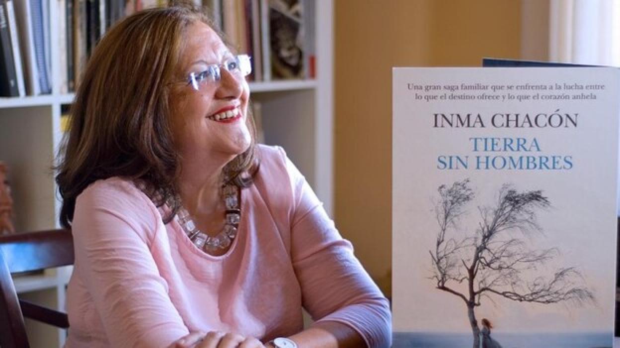 Inma Chacón: «La crítica discrimina a las autoras»