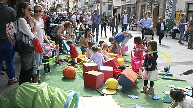 Imagen de archivo de un Fin de Semana Abierto en Triana.