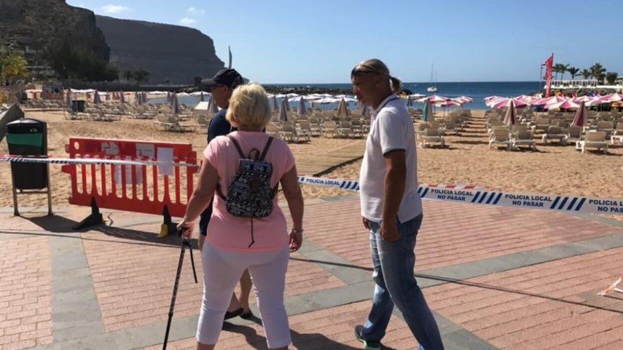 Cerrada la playa de Mogán por aguas residuales