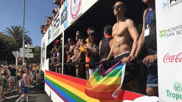 Imagen del desfile del orgullo gay celebrado en Playa del Inglés el pasado sábado / Gabriel Suárez