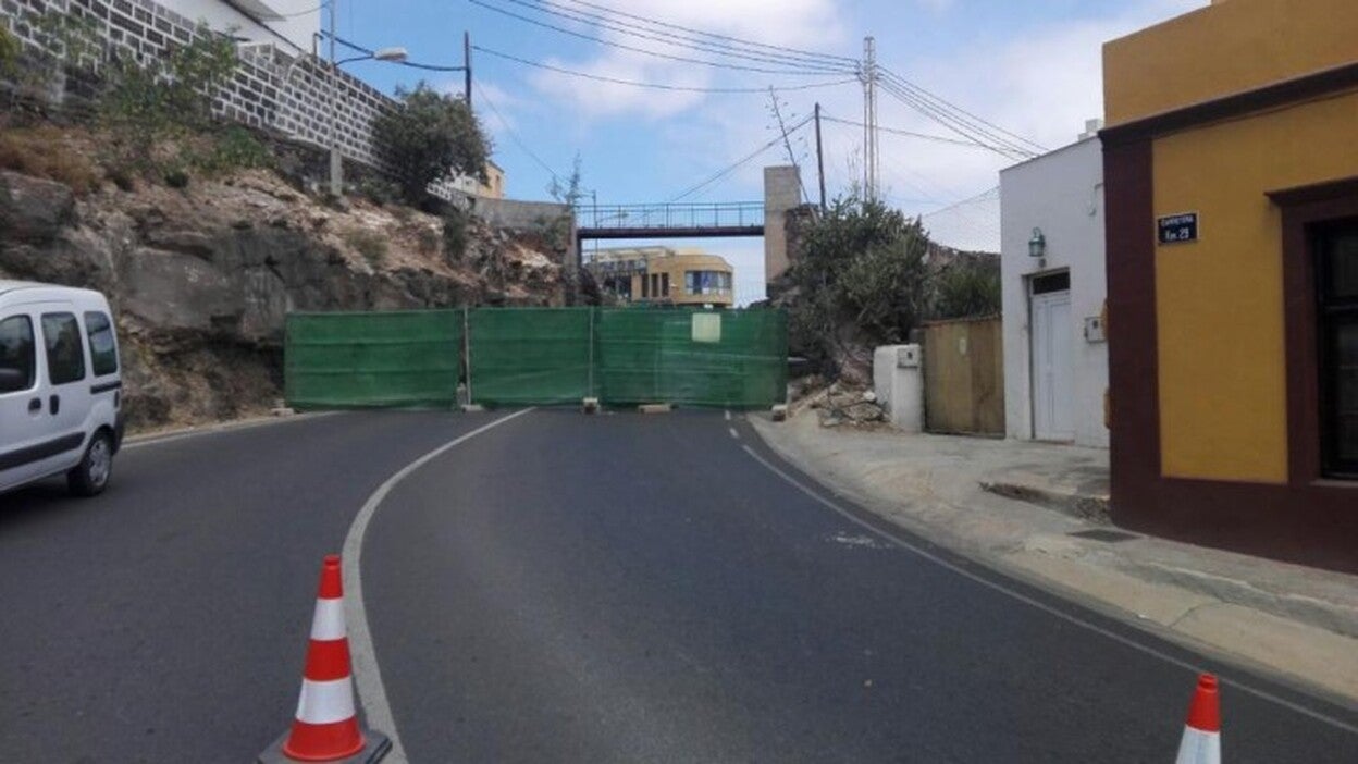 Comienza la reparación de la pasarela peatonal de San Isidro