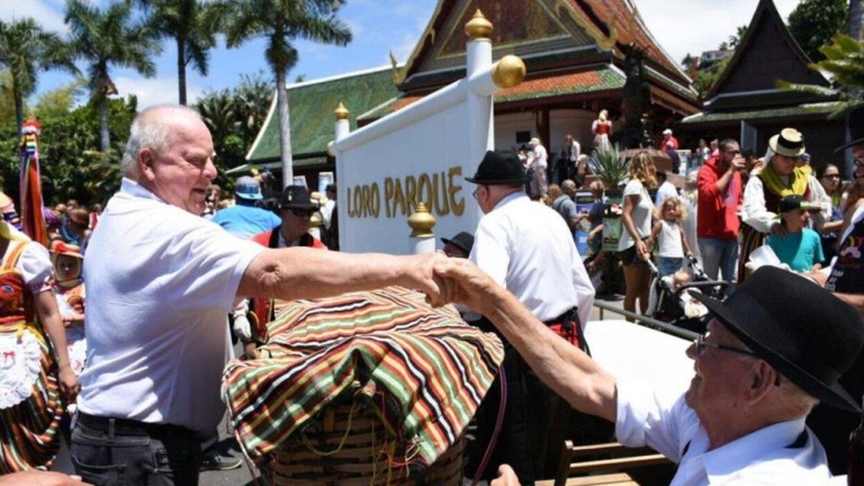 Loro Parque vive con entusiasmo el Día de Canarias