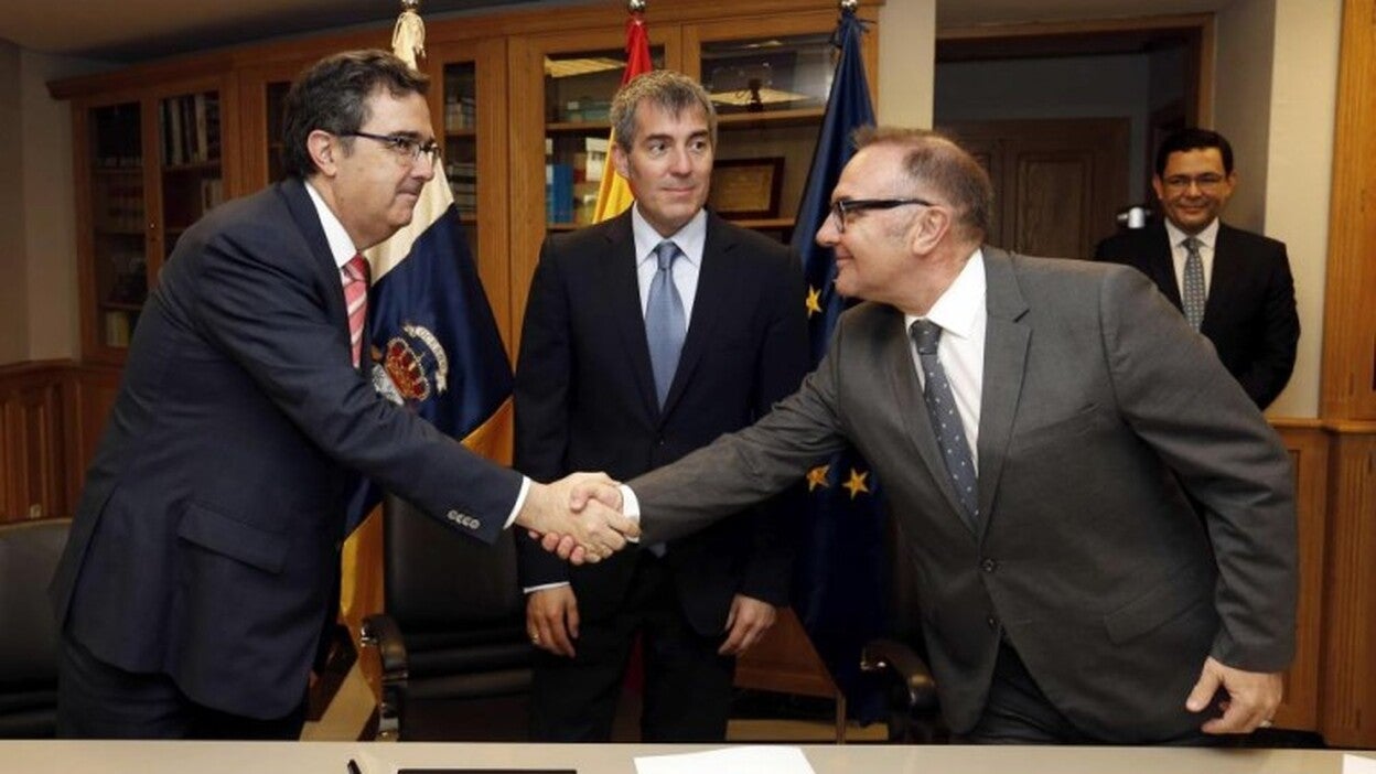 Amancio Ortega dona 17 millones al SCS para oncología