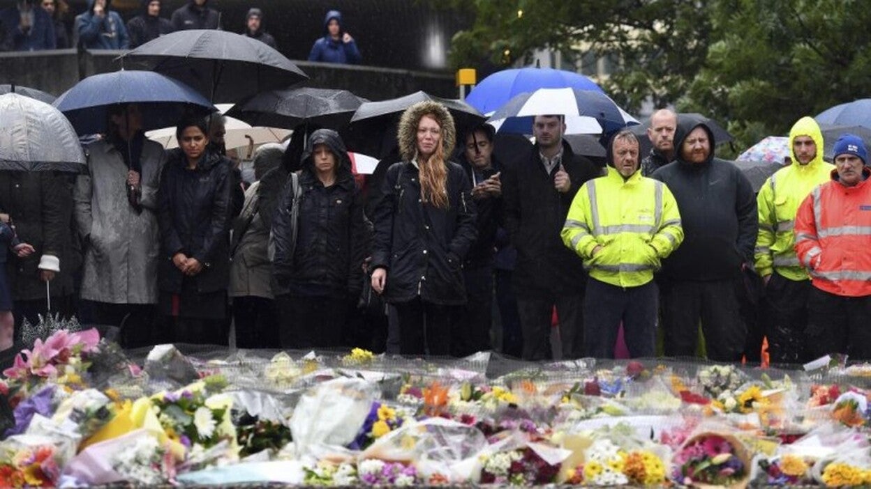 Londres guarda un minuto de silencio por las víctimas