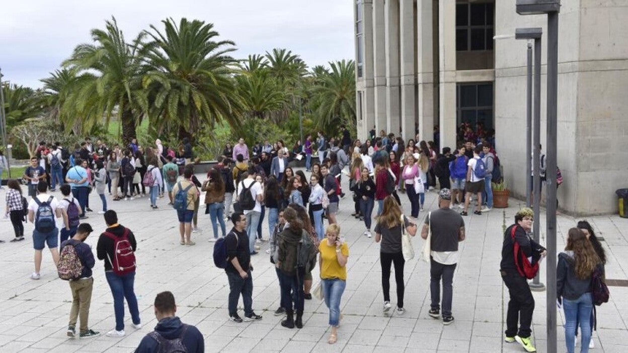 Primera jornada de pruebas de la EBAU en Canarias