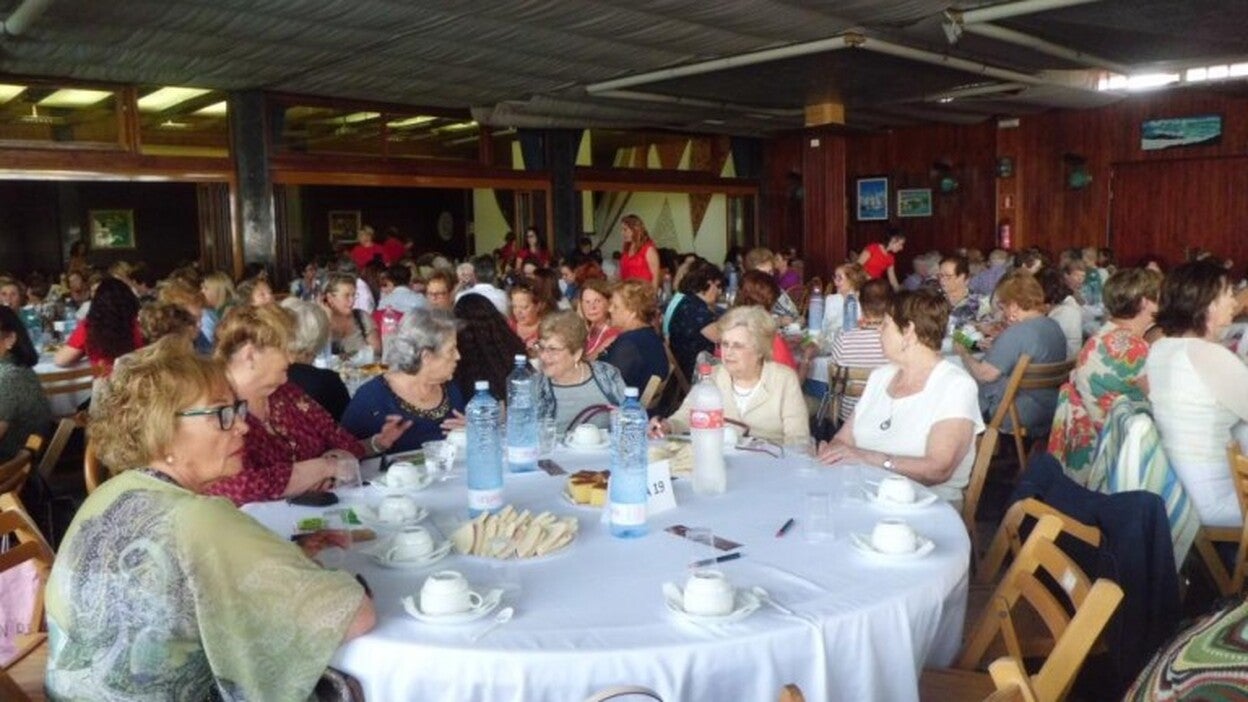 Éxito de la merienda benéfica