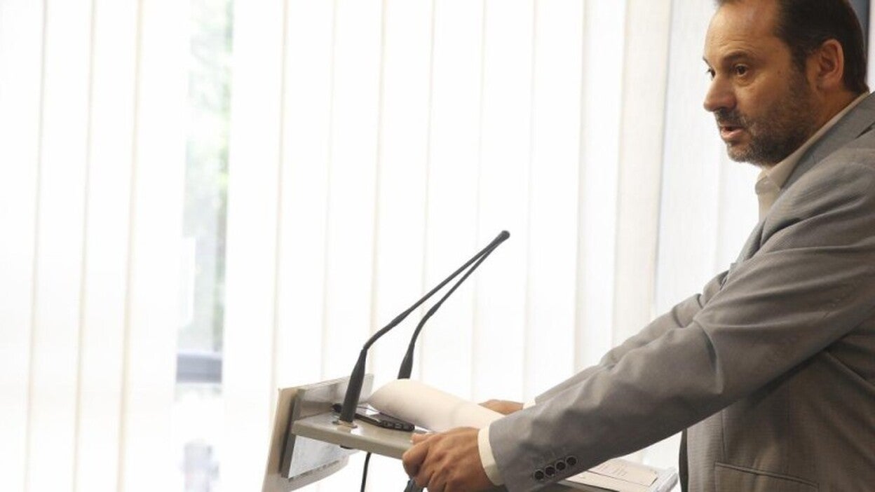 El PSOE aboga por reformar Constitución para encajar la realidad catalana