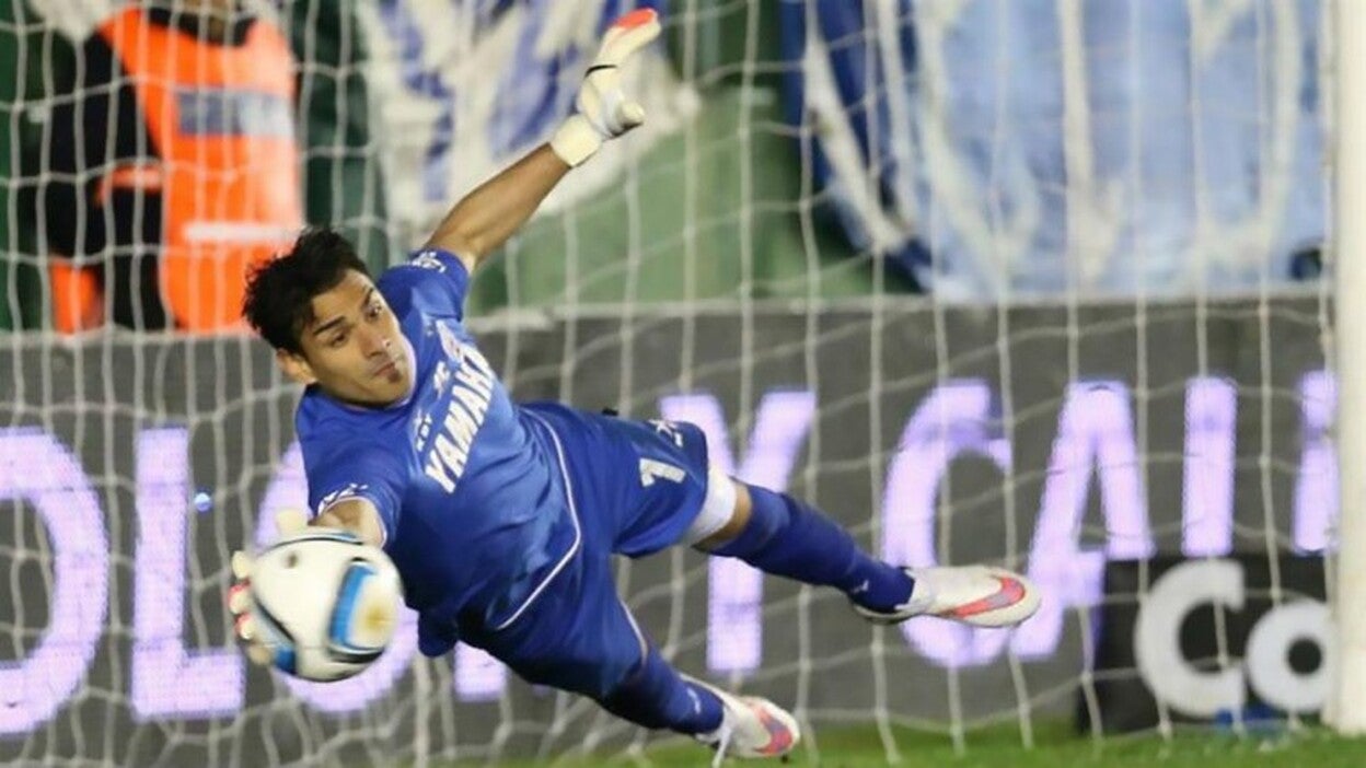 Monetti, el elegido para la portería