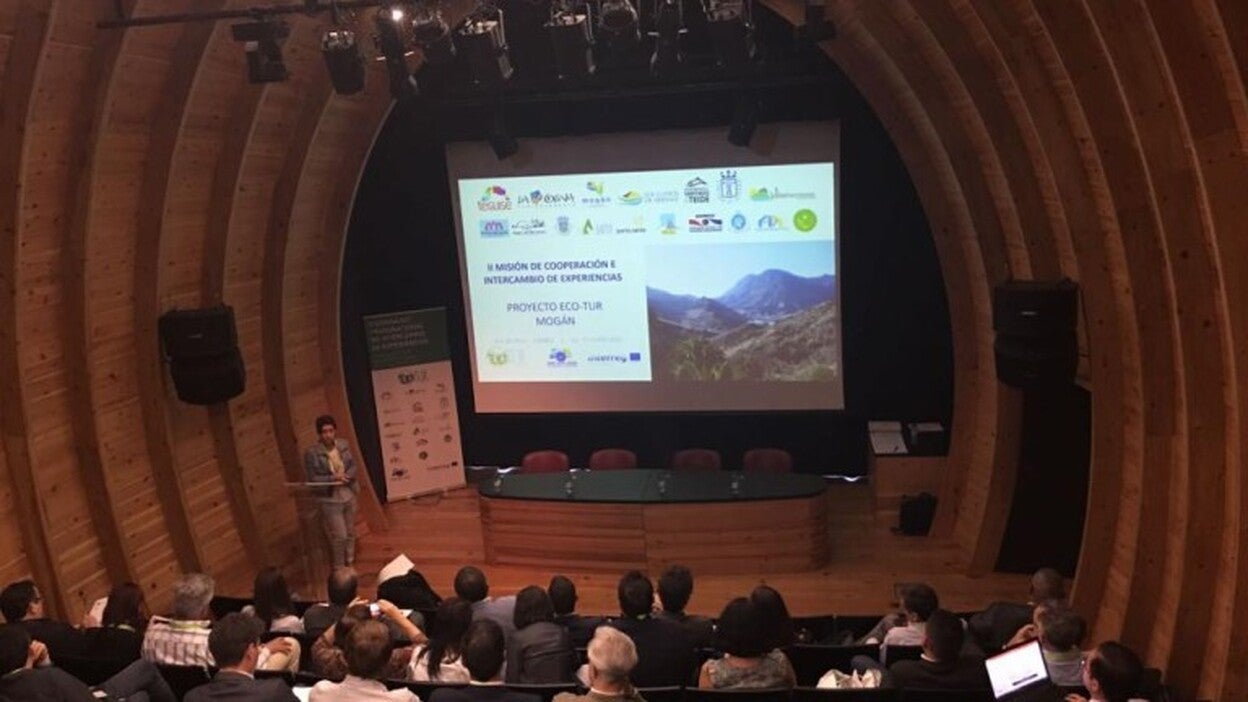 Mogán expone su proyecto Eco-Tur en un seminario en Azores