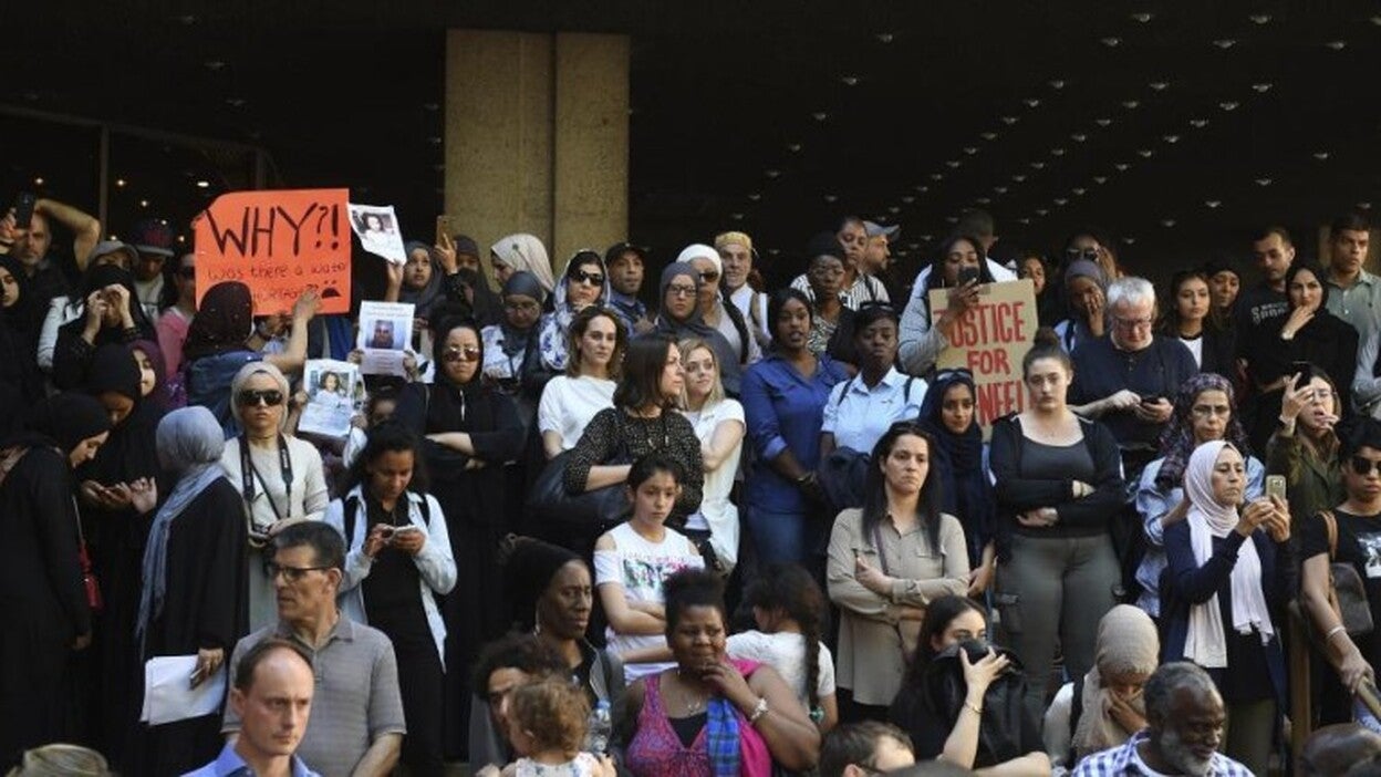 Protestas en Kensington por el incendio de la torre Grenfell