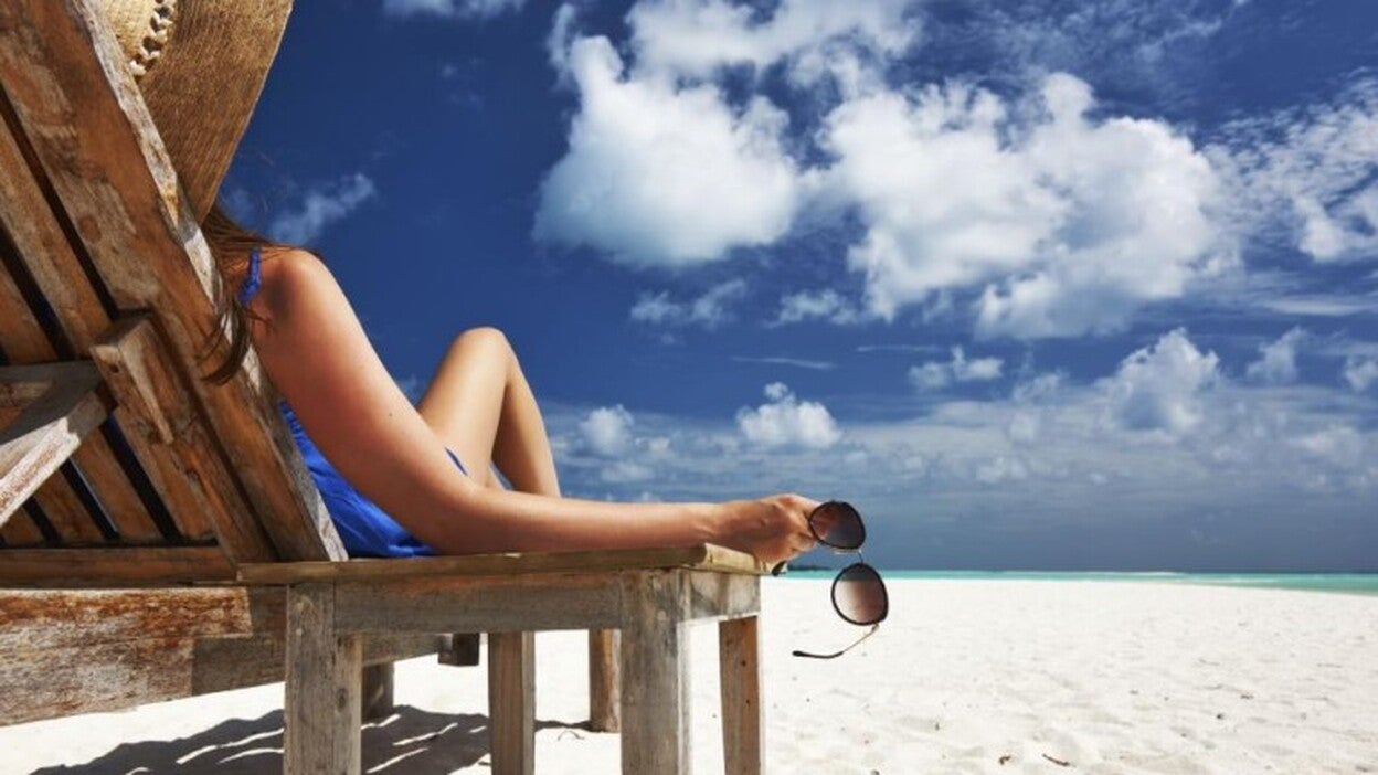 El 58% de los españoles ahorra todo el año para las vacaciones