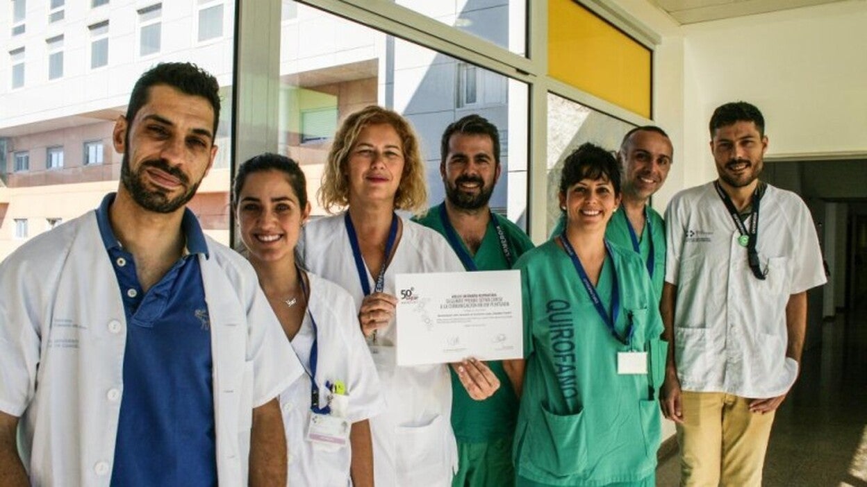 Los enfermeros de La Candelaria, premiados por la Sociedad de Neumología
