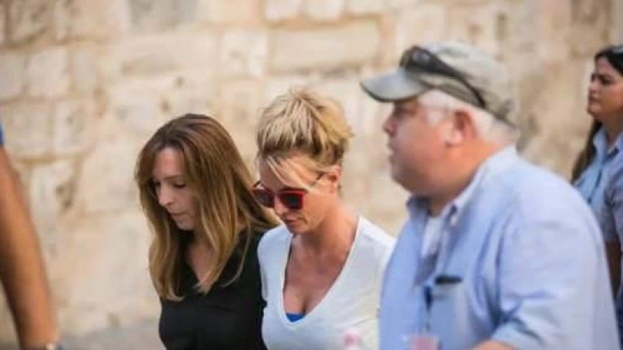 Britney Spears visita el Muro de las Lamentaciones