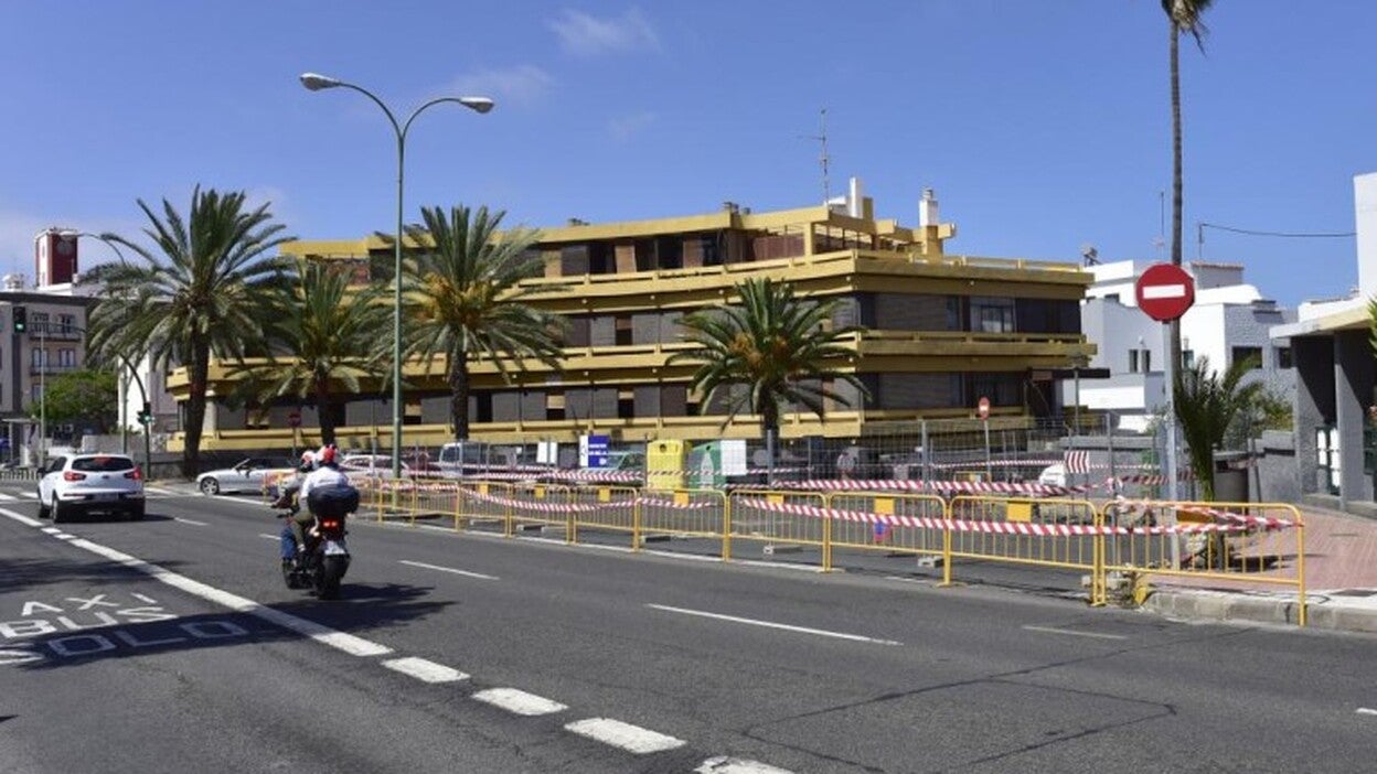 La obra de la MetroGuagua sigue parada tras la primera piedra