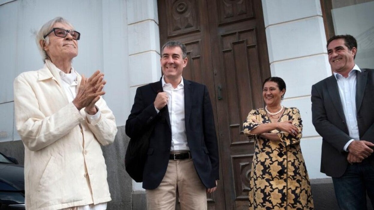 Clavijo elogia la retrospectiva ‘Pepe Dámaso’