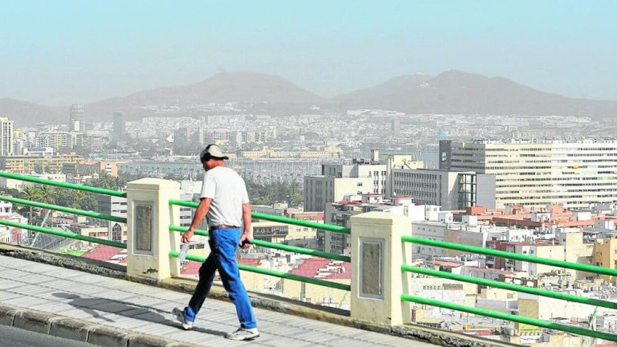 Calima y eléctricas ahogan el aire