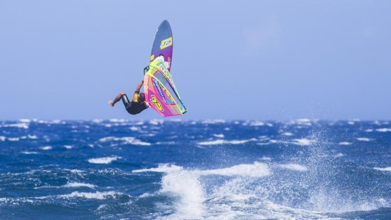 Los especialistas ya doman las olas