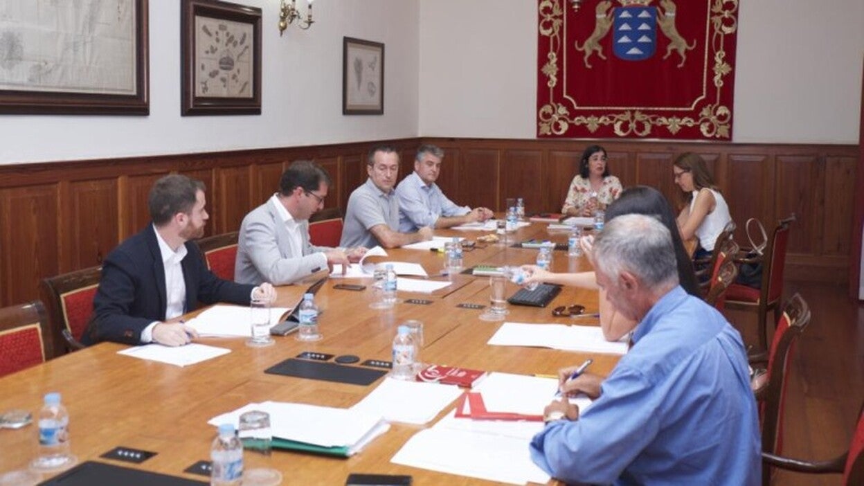 CC, PP y PSC renovarán la Audiencia de Cuentas sin exigir cualificación