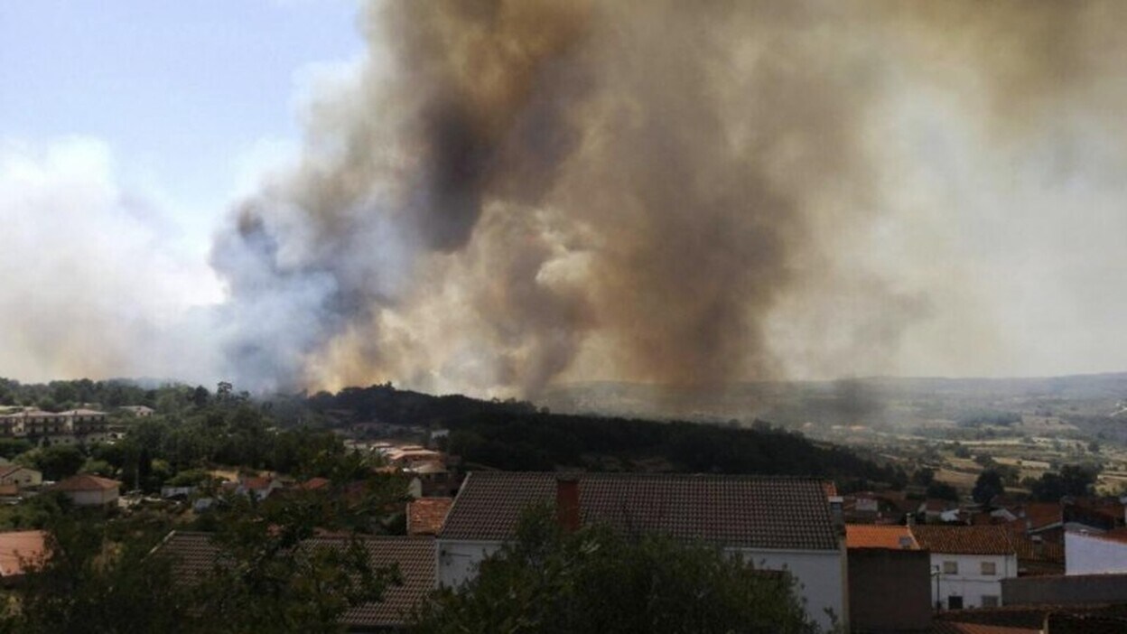 Desalojado un camping en Salamanca por un incendio forestal