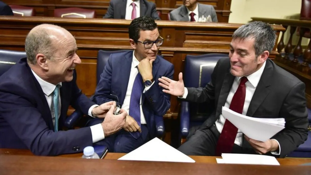 Clavijo se cita con Rajoy para allanar el pacto