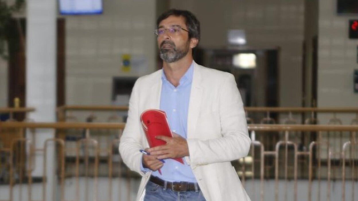 San Ginés dice que volvería a intervenir la desaladora ilegal