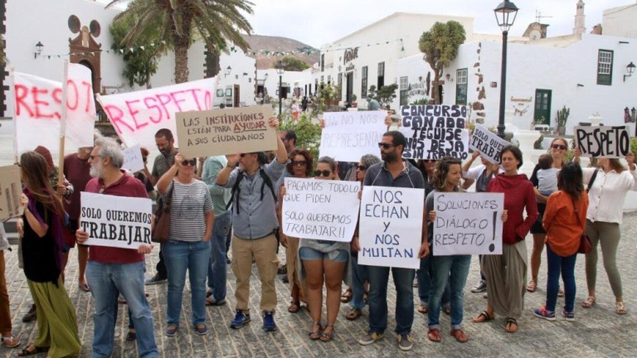 Teguise saca a concurso 148 licencias para los mercadillos