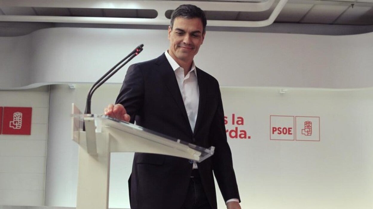 Sánchez pide a Rajoy que presente su dimisión