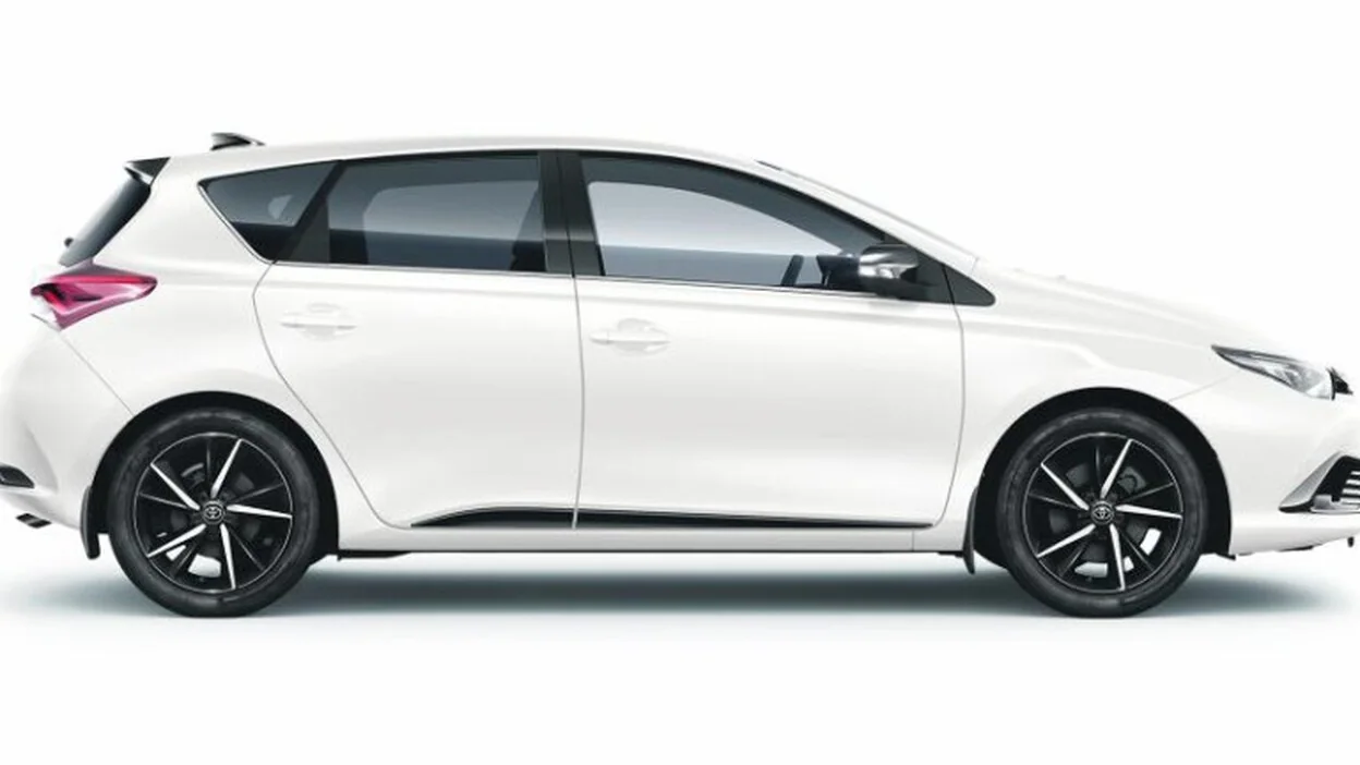 Toyota Canarias se pasa al blanco y negro: Auris “Black &amp; White”