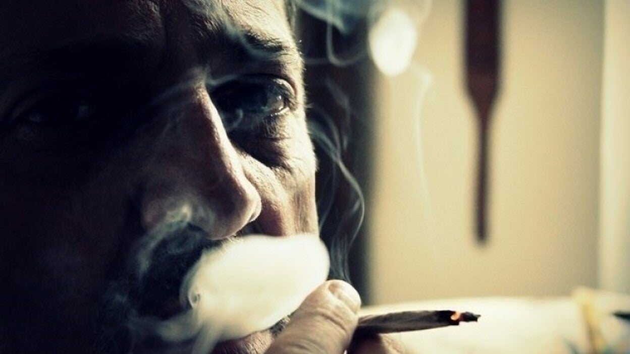 Fumar marihuana triplica el riesgo de muerte por hipertensión