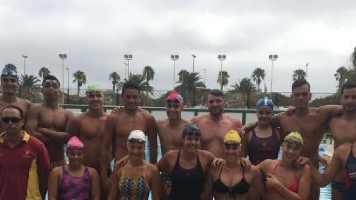 El primer equipo del CN Metropole, en marcha