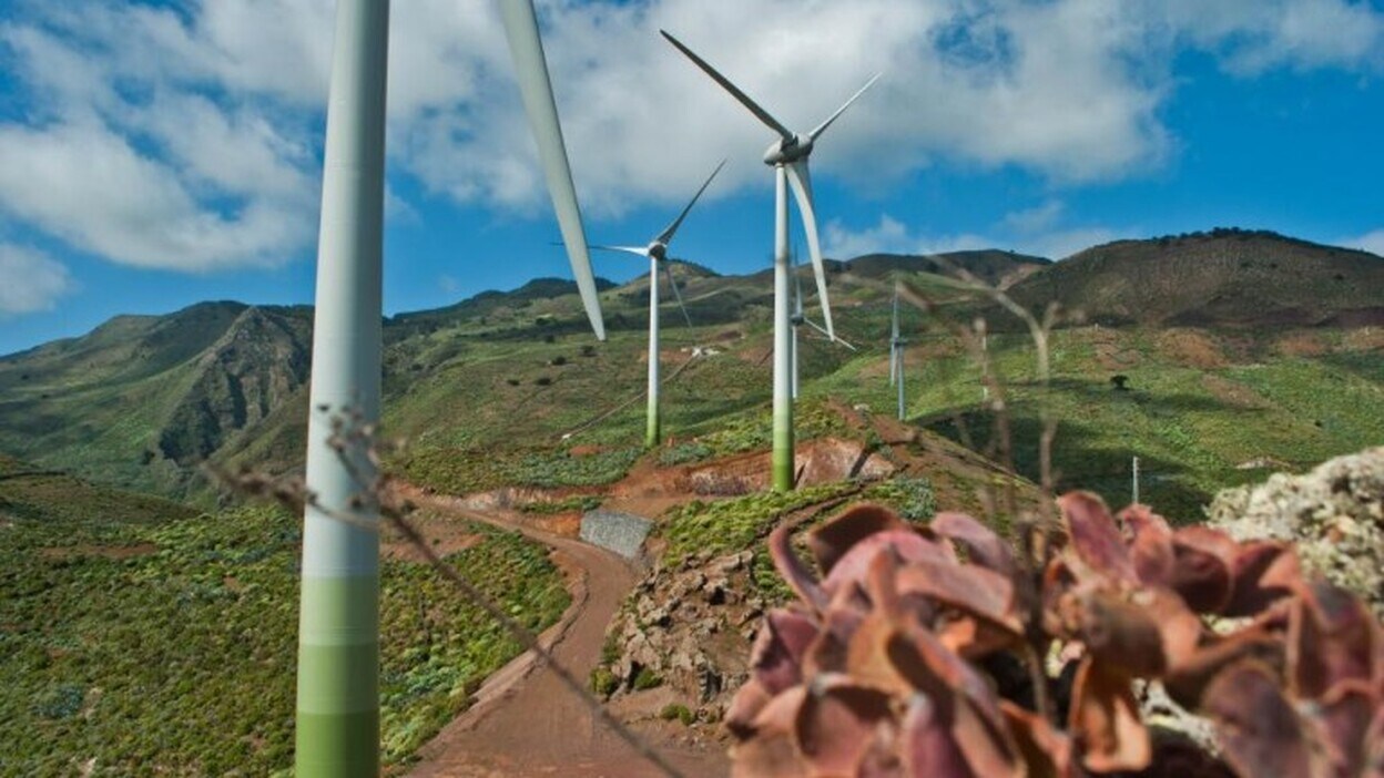 Economía quiere impulsar las renovables mediante el almacenamiento energético