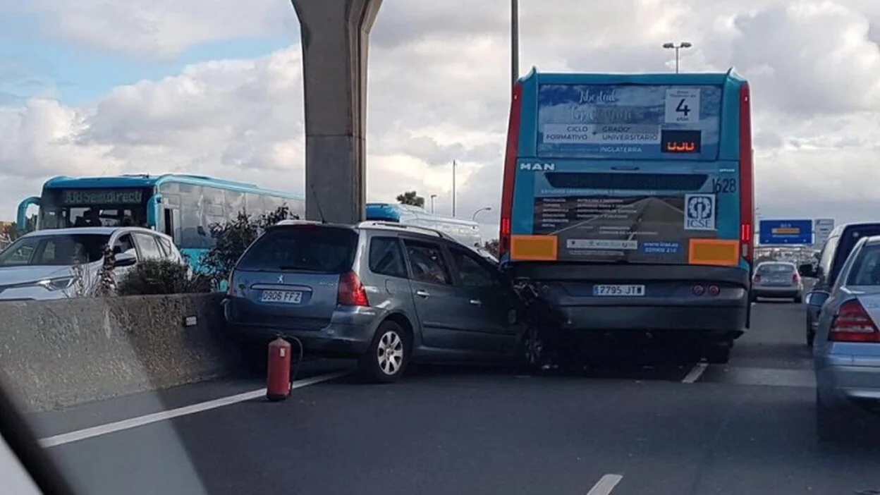 El coche arrollado se paró en seco