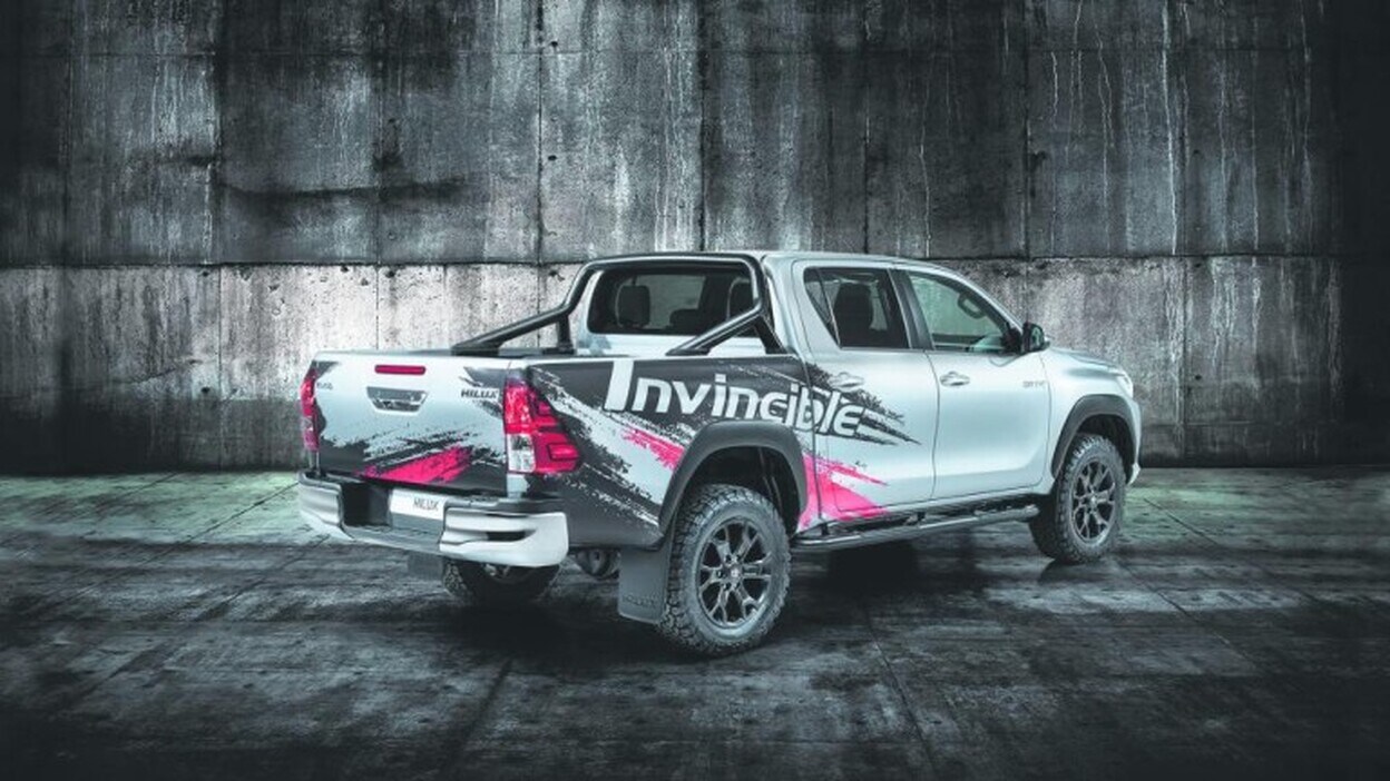 Toyota Hilux ‘Invincible 50’: homenaje a medio siglo de éxitos