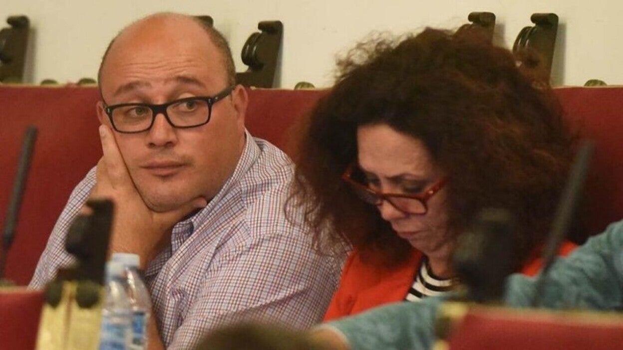 La Laguna condena a Zebenzuí González y lo denuncia ante la Fiscalía