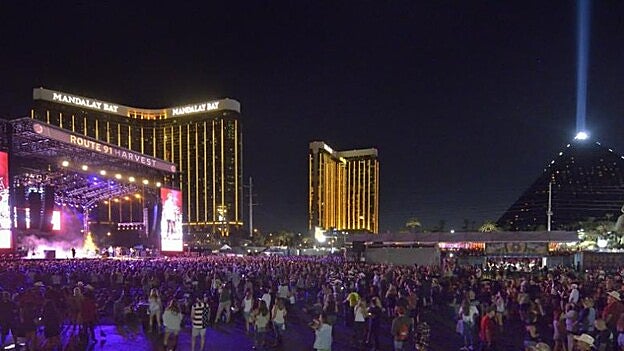 Al menos 58 muertos a tiros en un concierto en Las Vegas