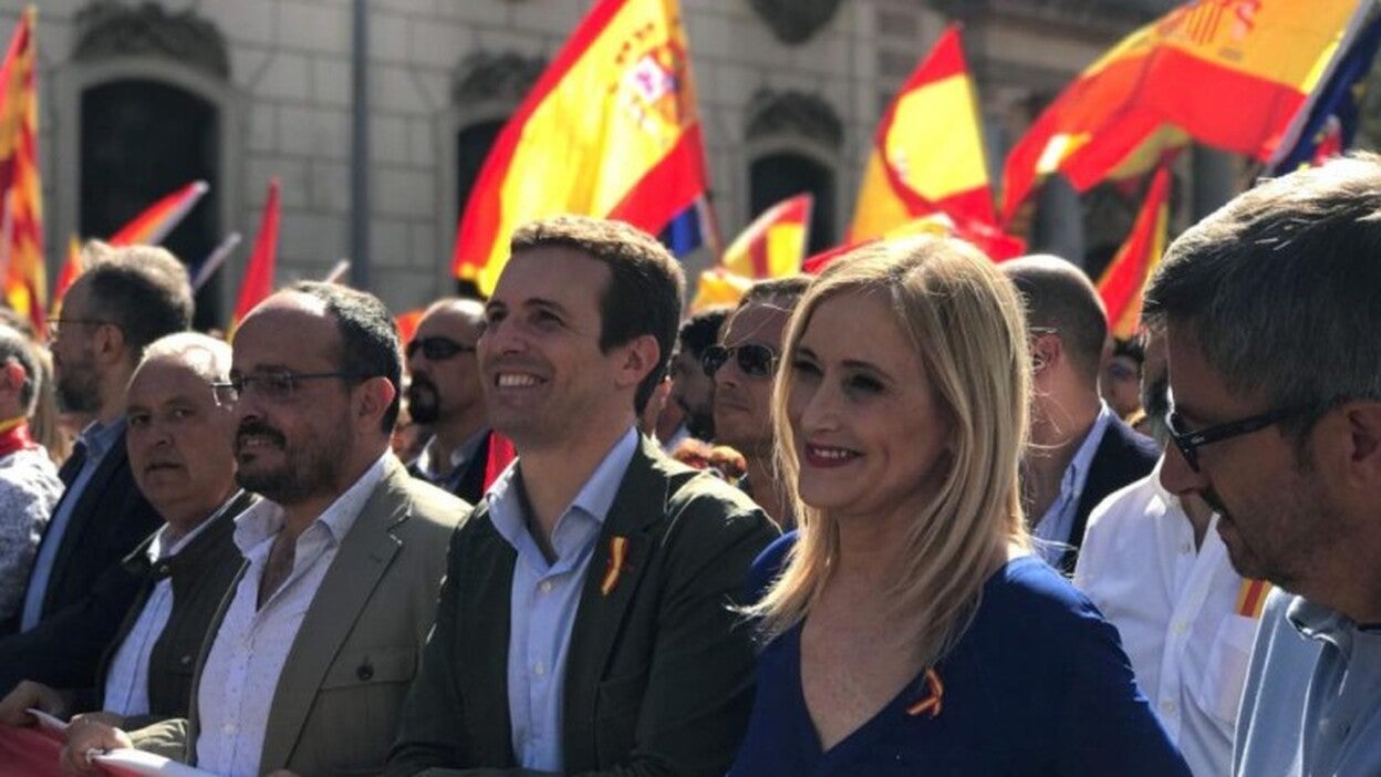 Casado a Puigdemont: «Puede acabar como Companys»
