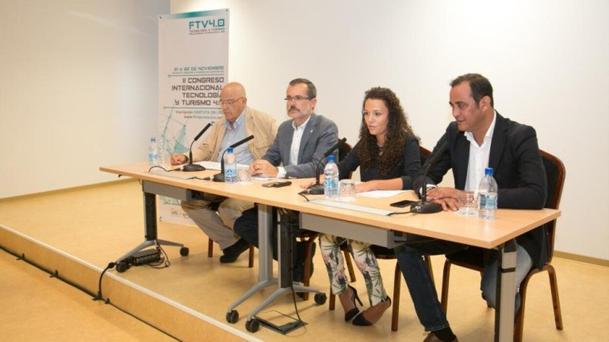 El 45% de los turistas de la isla compra sus vacaciones por Internet