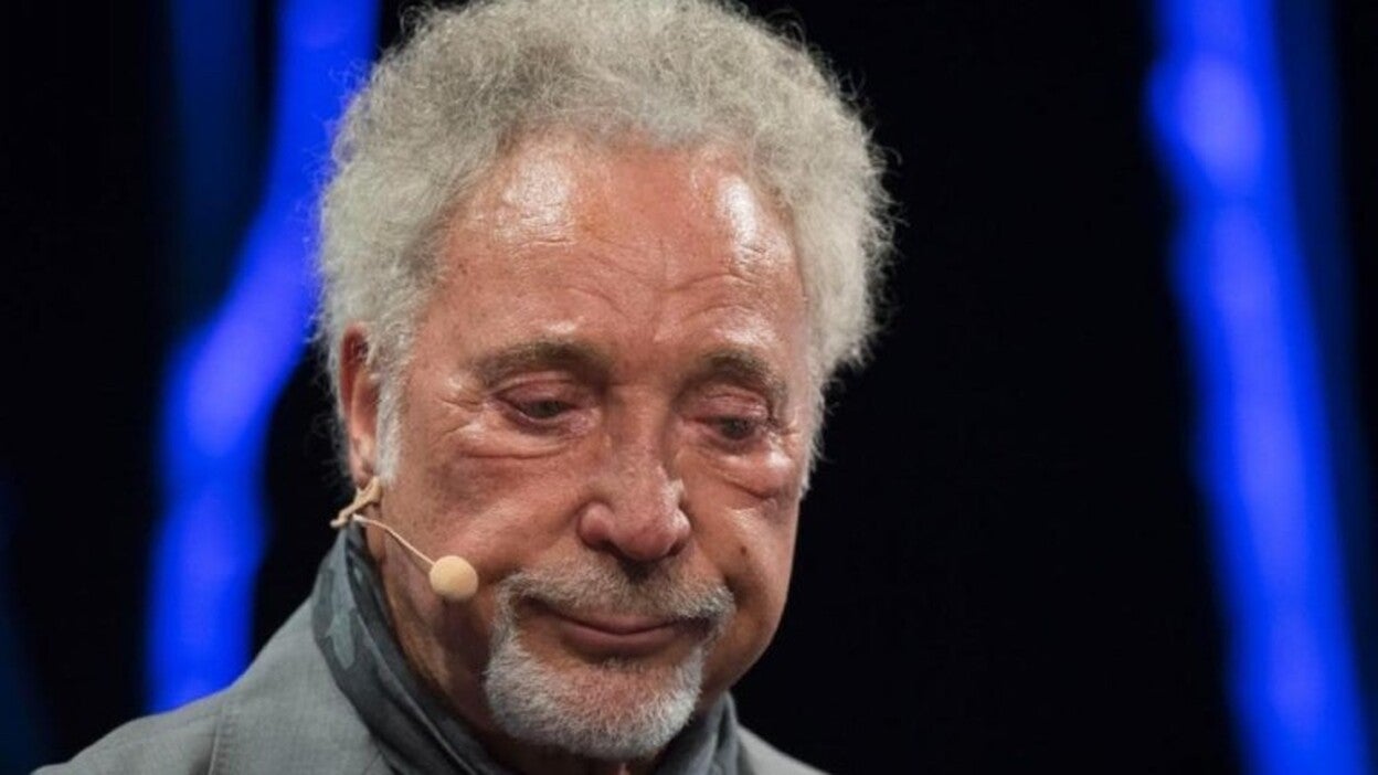 Tom Jones revela que sufrió acoso sexual
