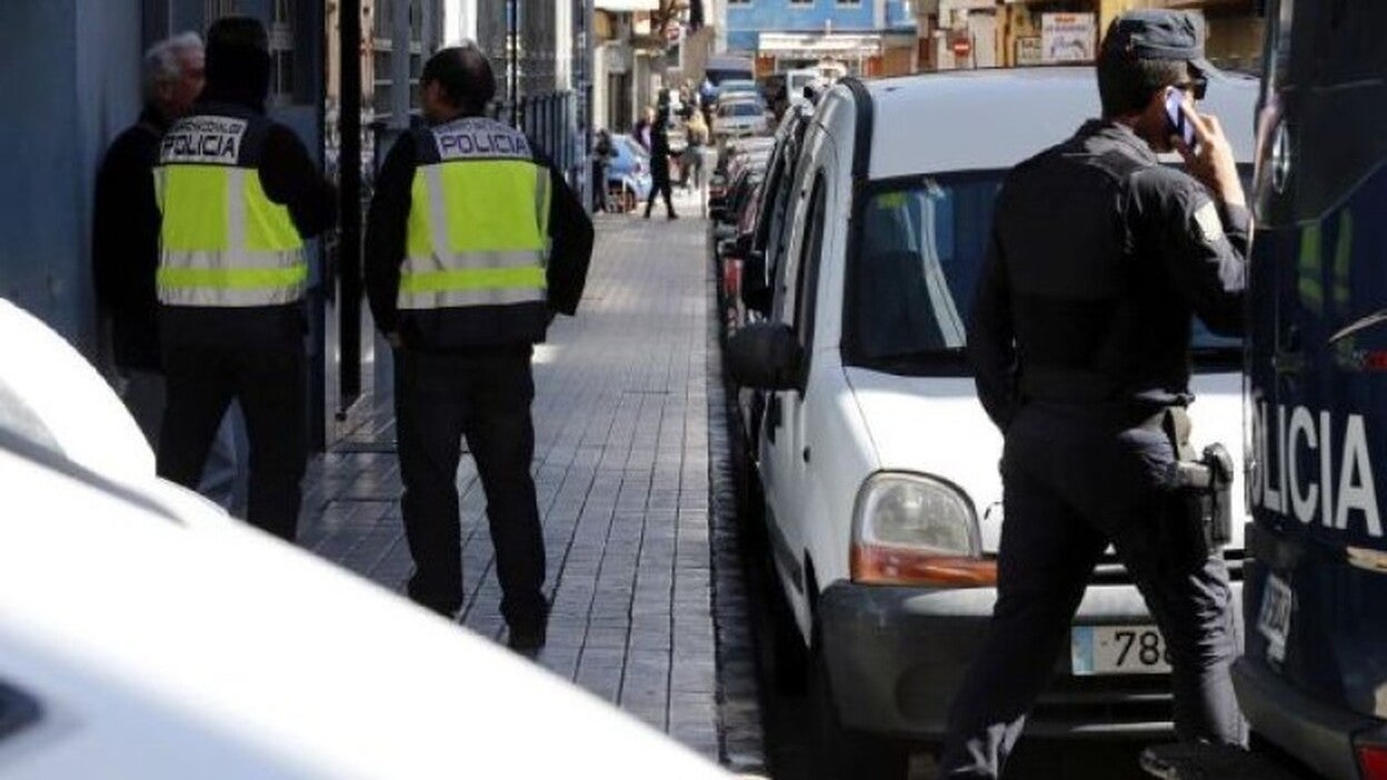 Le da una paliza a una mujer en Guanarteme