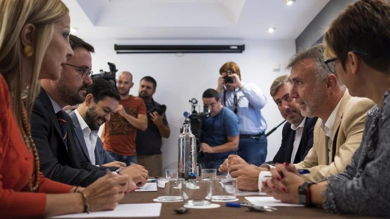 Torres confía en cerrar en breve con el PP el cese de Negrín