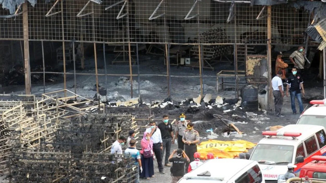 47 muertos y 43 heridos en incendio en fábrica de fuegos artificiales