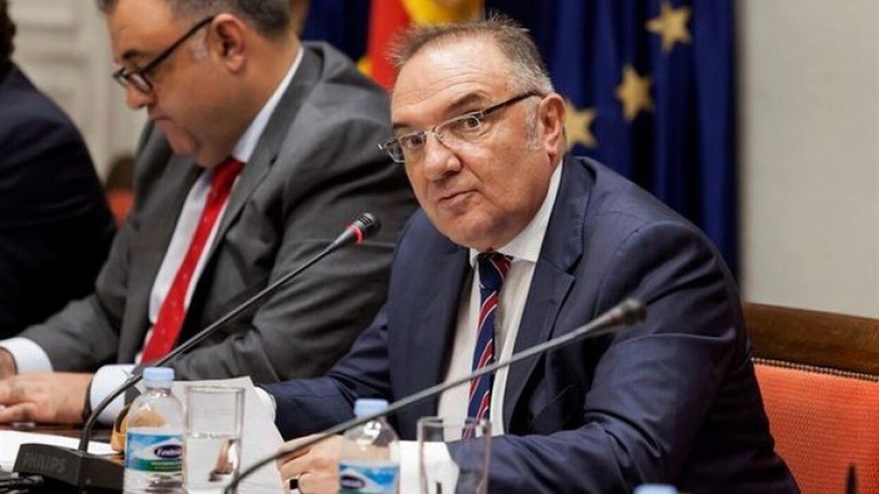 Canarias pide más médicos ante la «situación de emergencia»