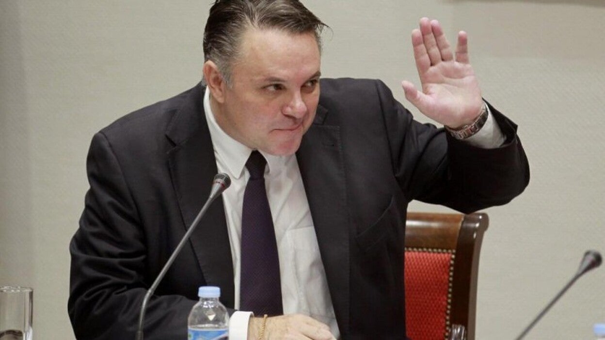 El Parlamento debatirá el cese de Negrín