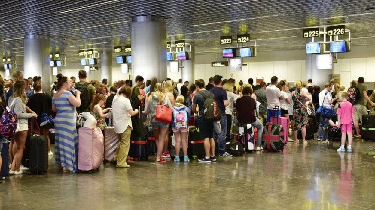 La caída de turistas británicos no impide un nuevo récord