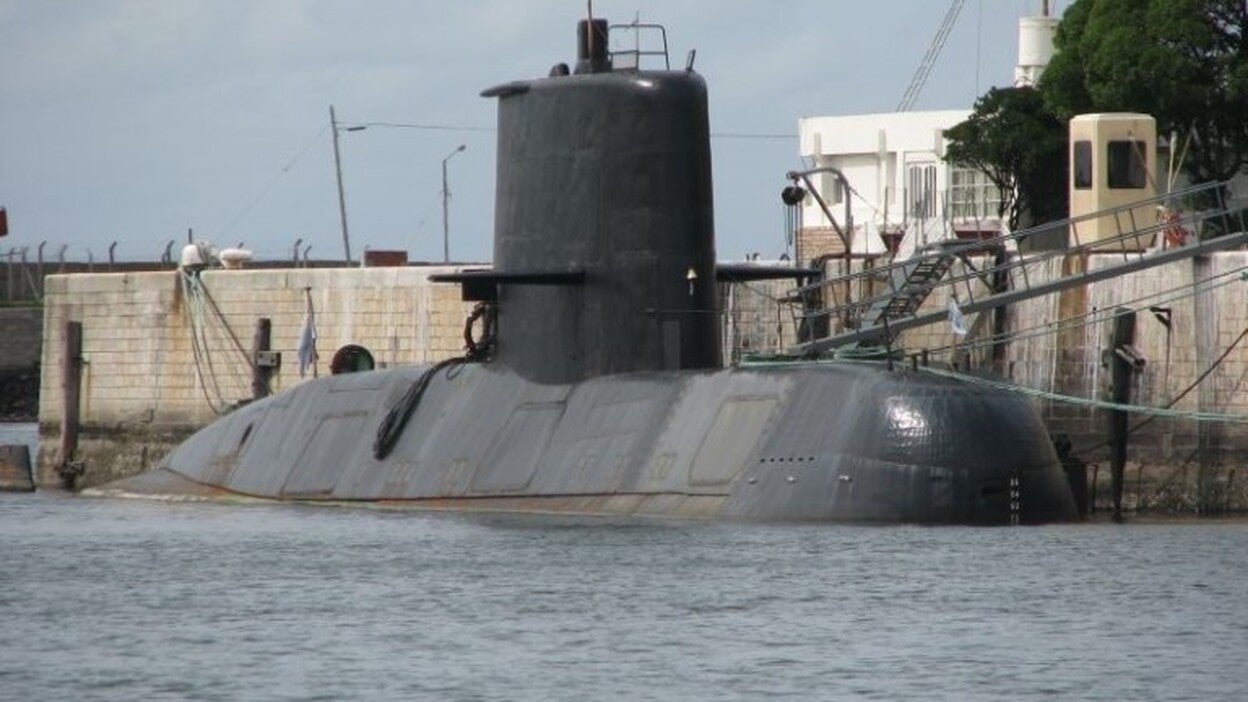 Argentina busca un submarino con 44 tripulantes