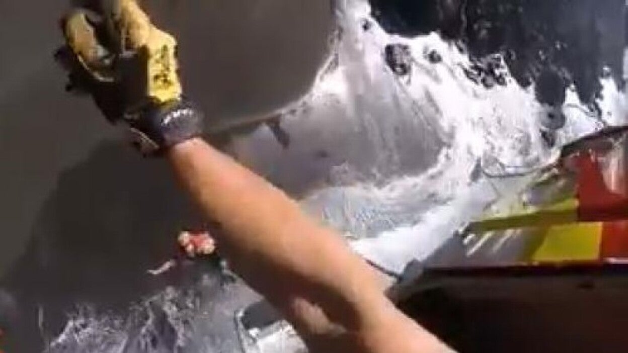 El helicóptero rescata a un varón herido en Tijarafe