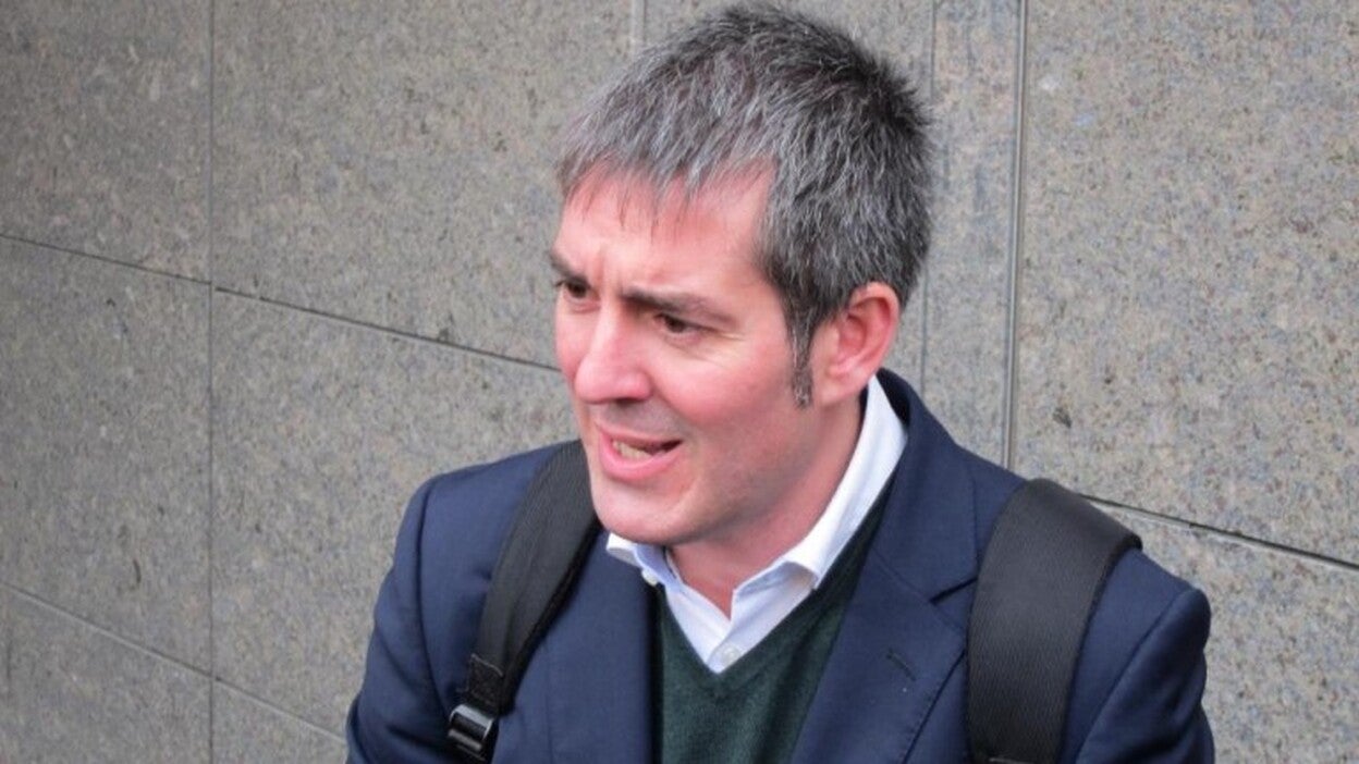 Clavijo: «Se trabaja intensamente para solucionar urgencias en el Negrín»