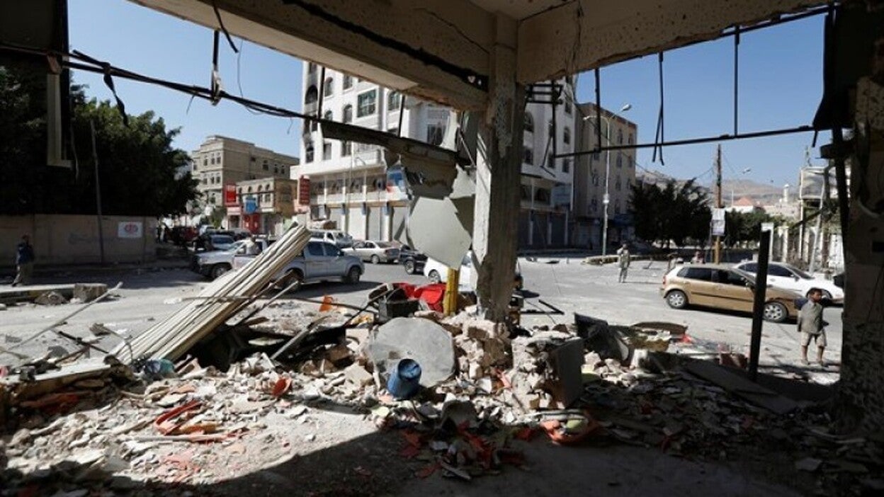 39 muertos en un bombardeo contra un campamento en Saná